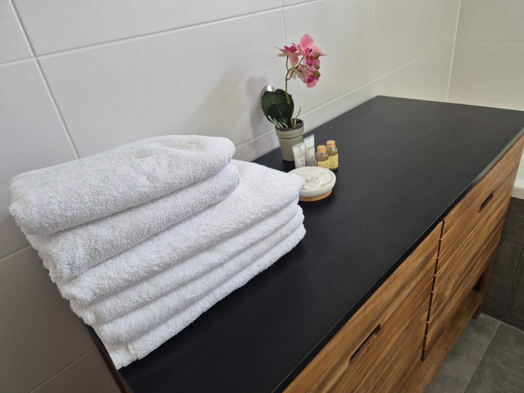 Unicorn Apartment Nueziders Ngoại thất bức ảnh
